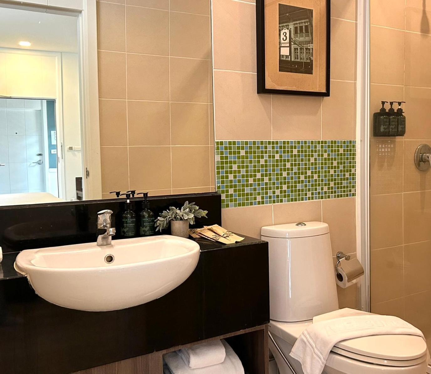 Legacy Hotel Bangkok Sukhumvit Экстерьер фото