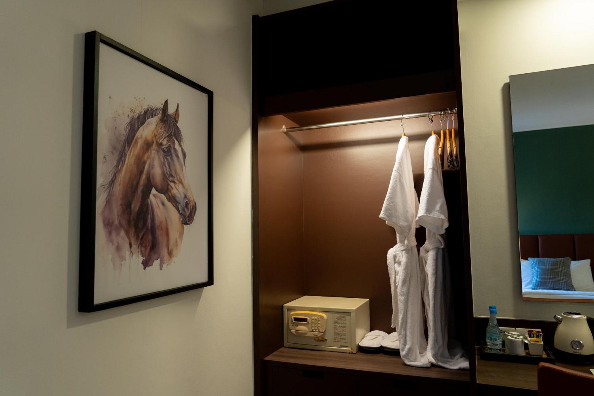Legacy Hotel Bangkok Sukhumvit Экстерьер фото
