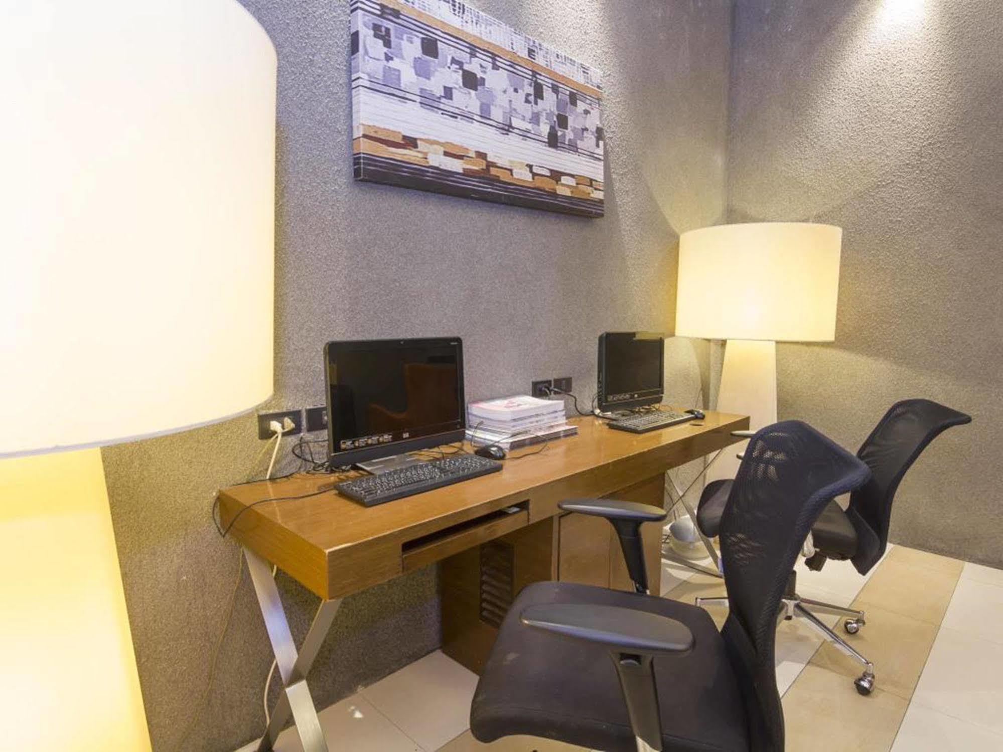 Legacy Hotel Bangkok Sukhumvit Экстерьер фото