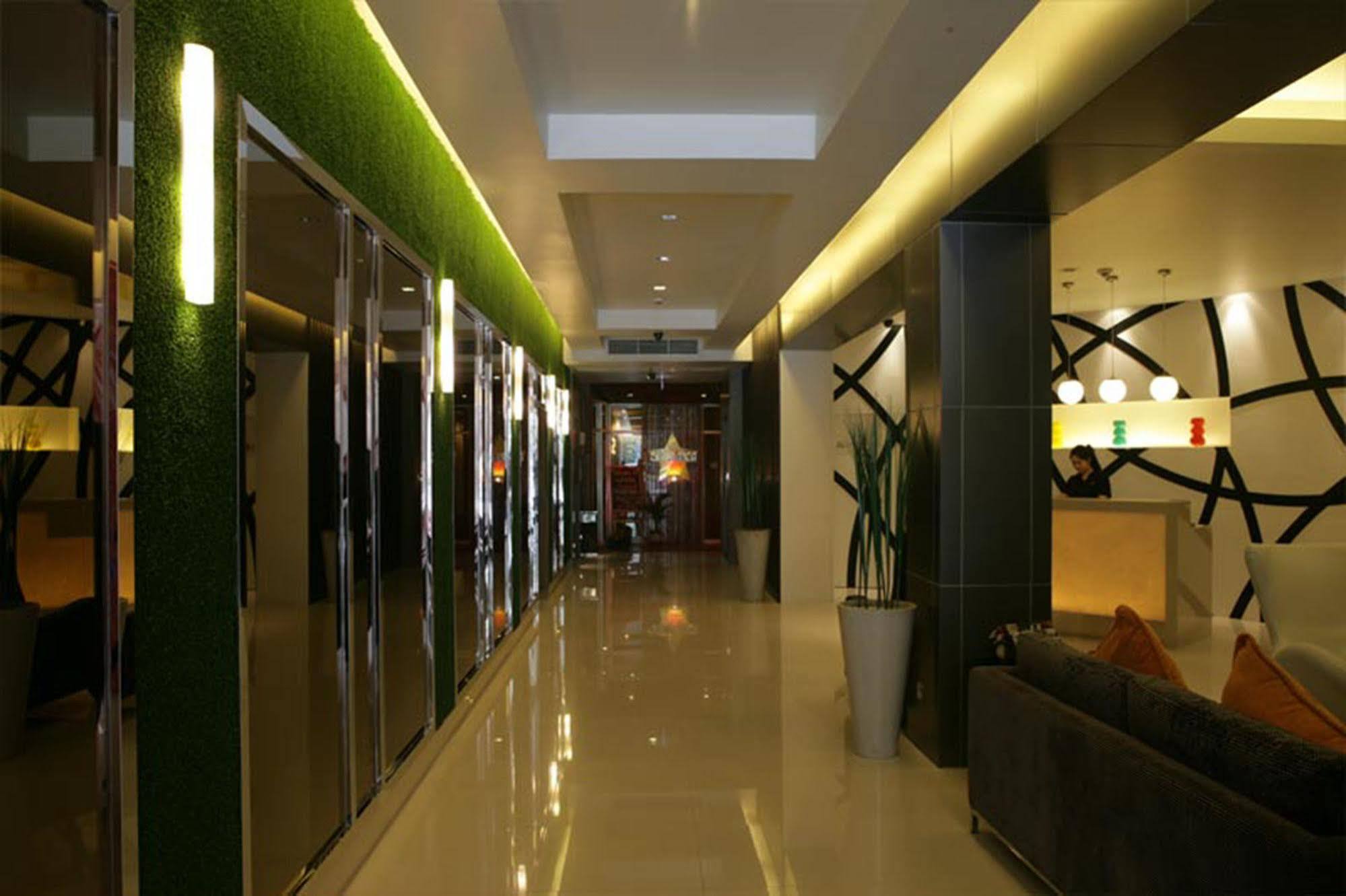 Legacy Hotel Bangkok Sukhumvit Интерьер фото